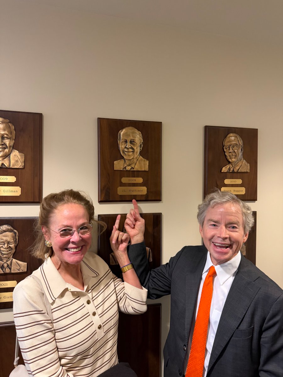DonHuffines's tweet photo. Mary Catherine and I stopped by the Texas Automobile Dealers Association (@autodealerstx) for a quick meeting and had the chance to see the bronze plaque honoring my father, J.L. Huffines, who served as TADA chairman in 2009.

Huffines Automotive Company was founded 101 years ago, in 1924. Texas means business.