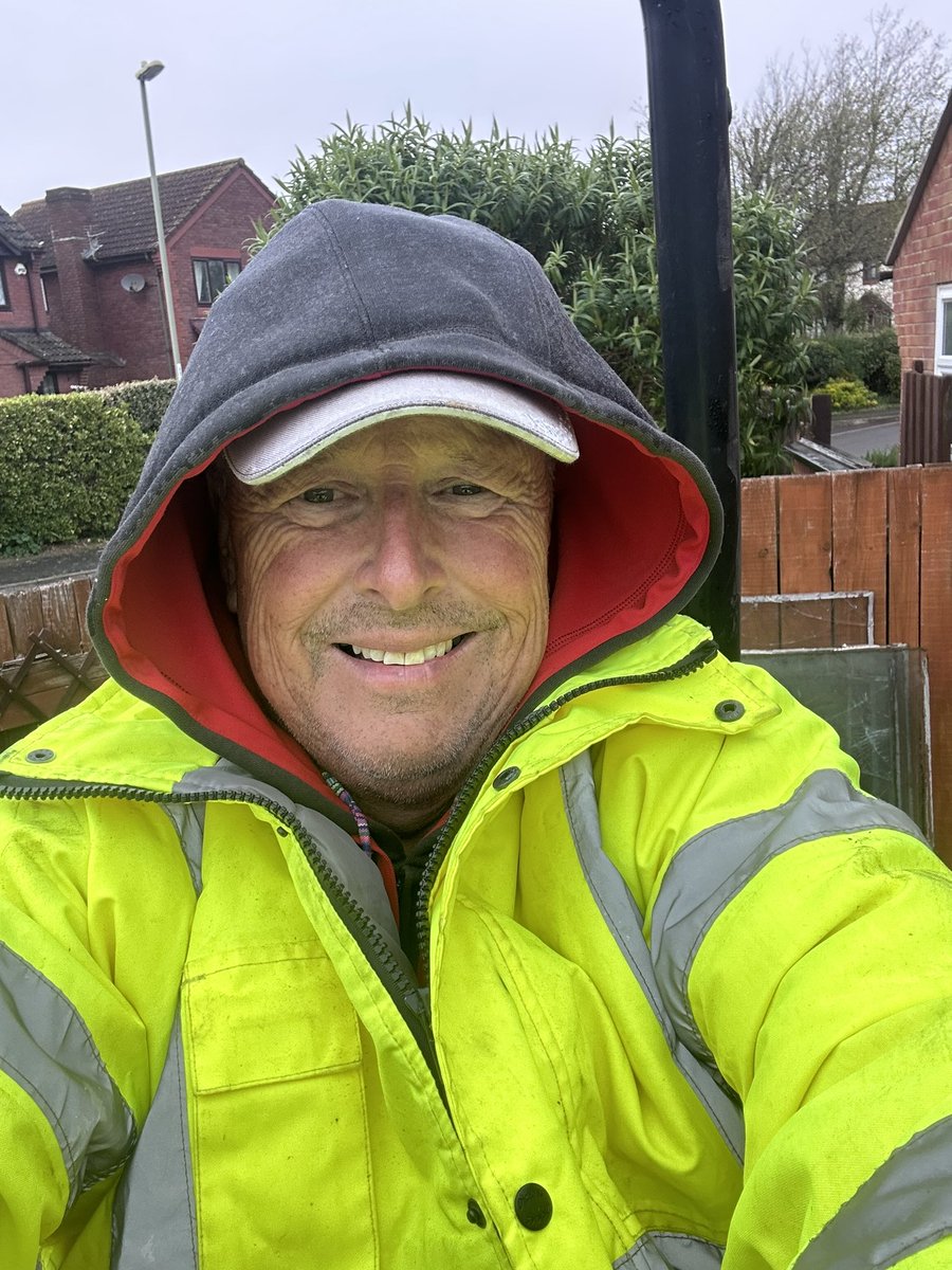 NickKeep_NKA's tweet image. So it’s back home, quick change and out “On site” , construction has commenced and for the next few days I’ll be playing with my “ Tonka Toys” digging holes and building!!
#Wednesday #Building #Fun