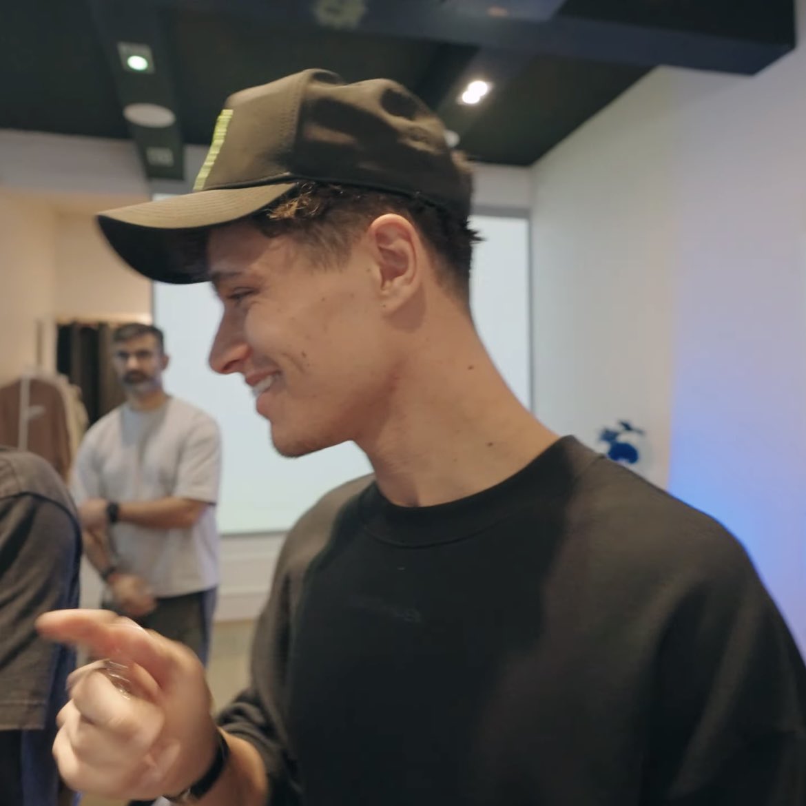 lan ¹⁸¹ tweet media