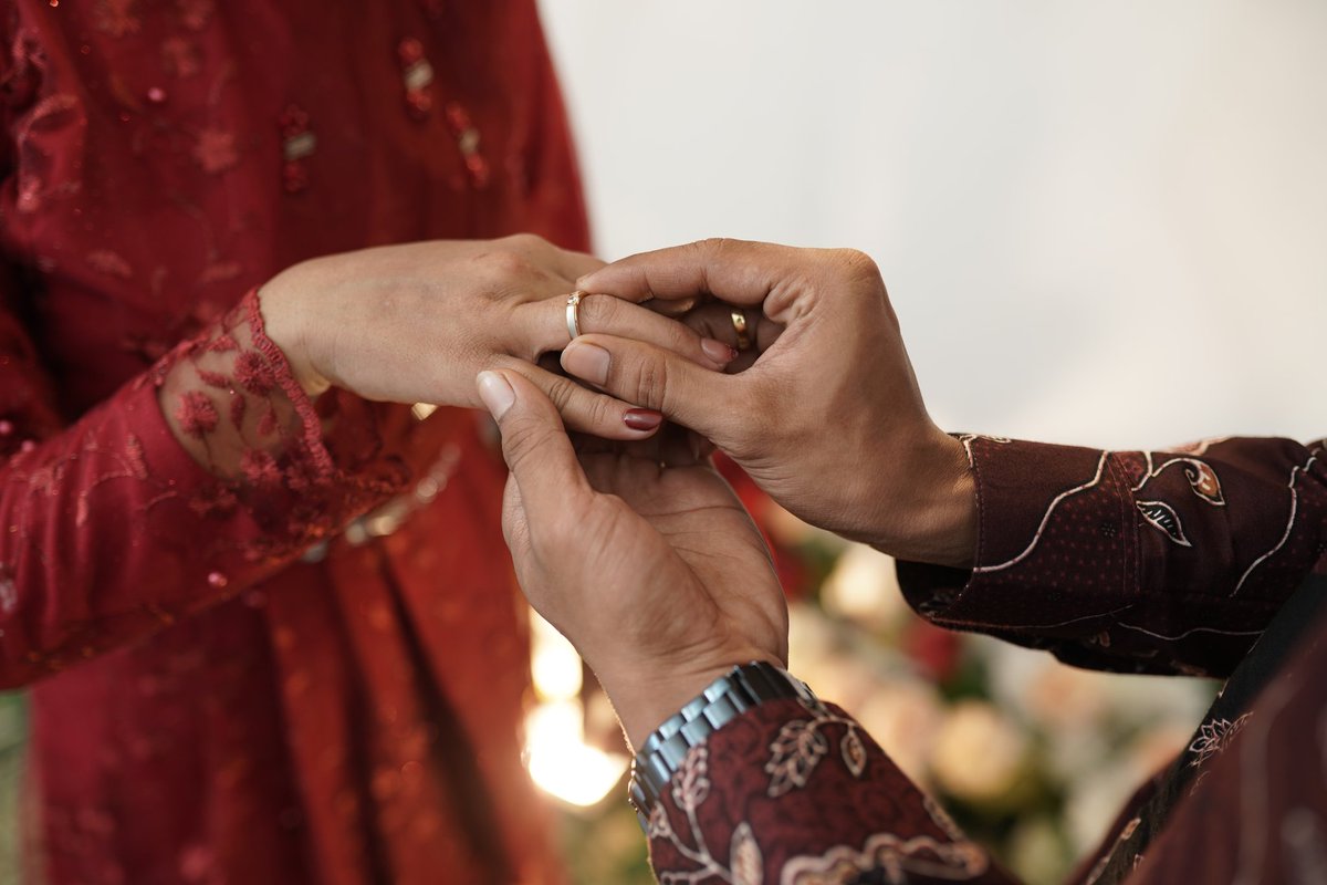 wildanjfirdaus's tweet photo. MELAMARMU (02-11-24)

"Aku tak ingin Merasa paling Benar Mencintaimu, Aku hanya ingin Mencintaimu dengan Benar dan Cintamu Benar Untukku".
.
"Pada Akhirnya, Kau akan Hidup bersama Karakter dan Akhlaq-nya. Bukan karena Kecantikan atau Ketampanan-nya".
.

#kataehati
#wildanjfirdaus https://t.co/qZdj7kUhy0