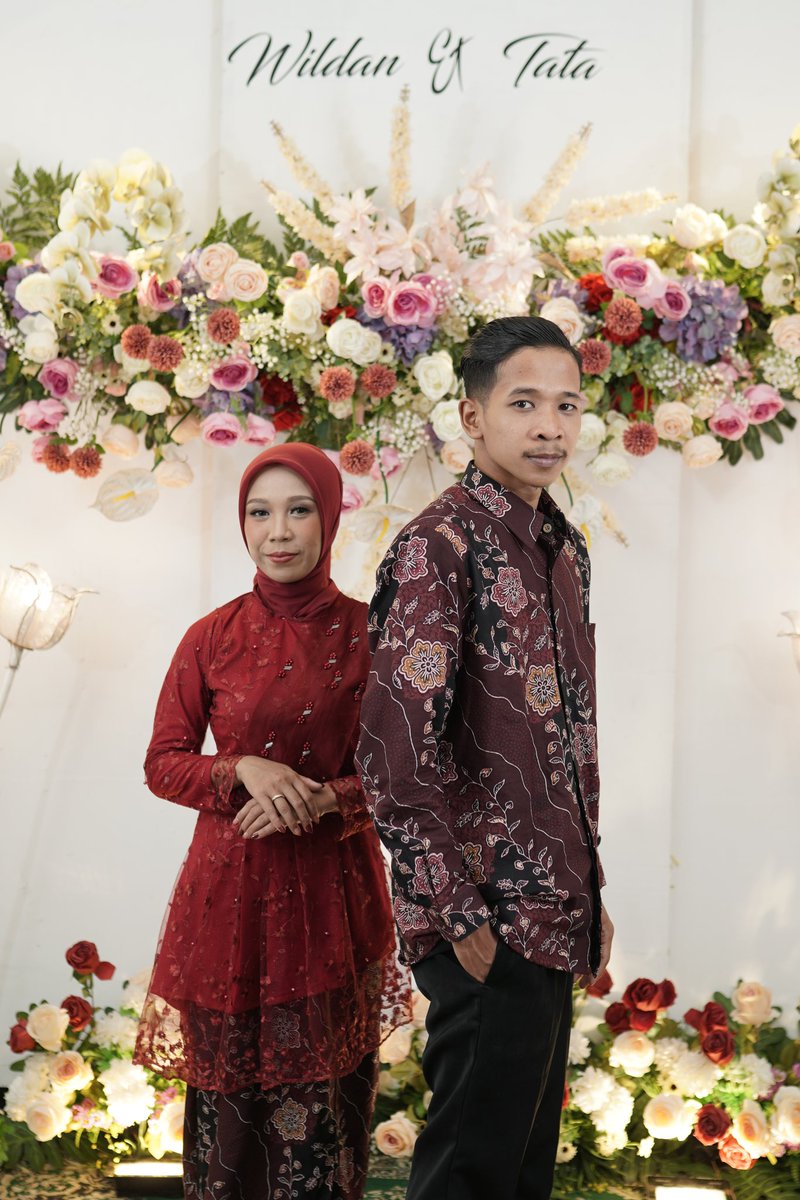 wildanjfirdaus's tweet photo. MELAMARMU (02-11-24)

"Aku tak ingin Merasa paling Benar Mencintaimu, Aku hanya ingin Mencintaimu dengan Benar dan Cintamu Benar Untukku".
.
"Pada Akhirnya, Kau akan Hidup bersama Karakter dan Akhlaq-nya. Bukan karena Kecantikan atau Ketampanan-nya".
.

#kataehati
#wildanjfirdaus https://t.co/qZdj7kUhy0