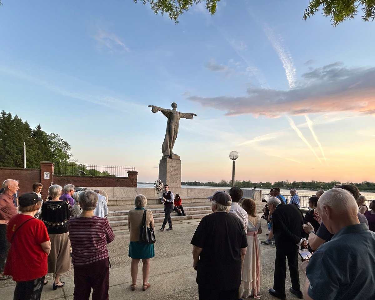 NationalMallNPS's tweet image. Hit by an iceberg late on April 14, 1912, the RMS Titanic sank hours later #OTD in the cold waters of the North Atlantic. More than 1,500 people died. A dramatic memorial to the victims by artist Gertrude Vanderbilt Whitney stands along the Washington Canal, south of the Wharf.