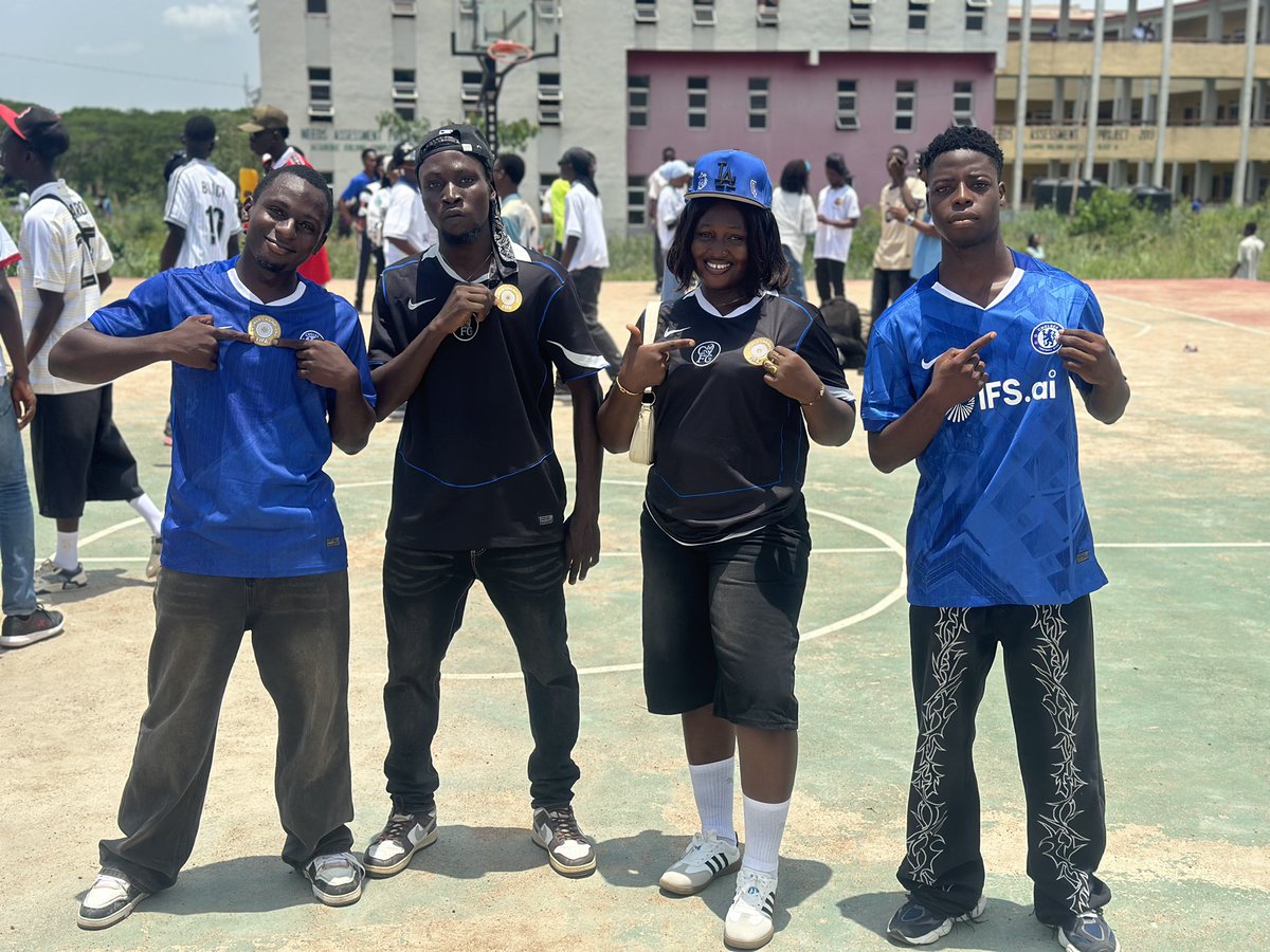 vanillaskyOG's tweet image. FYB Day 3: JERSEY DAY.
It was fun to link up with my fellow Eorld Champions! 🏆💙🖤
#COYB #chelsea #blues 
Rocking the badge with pride! 💙
#FUNAABFYB26 #lastdaysinuni