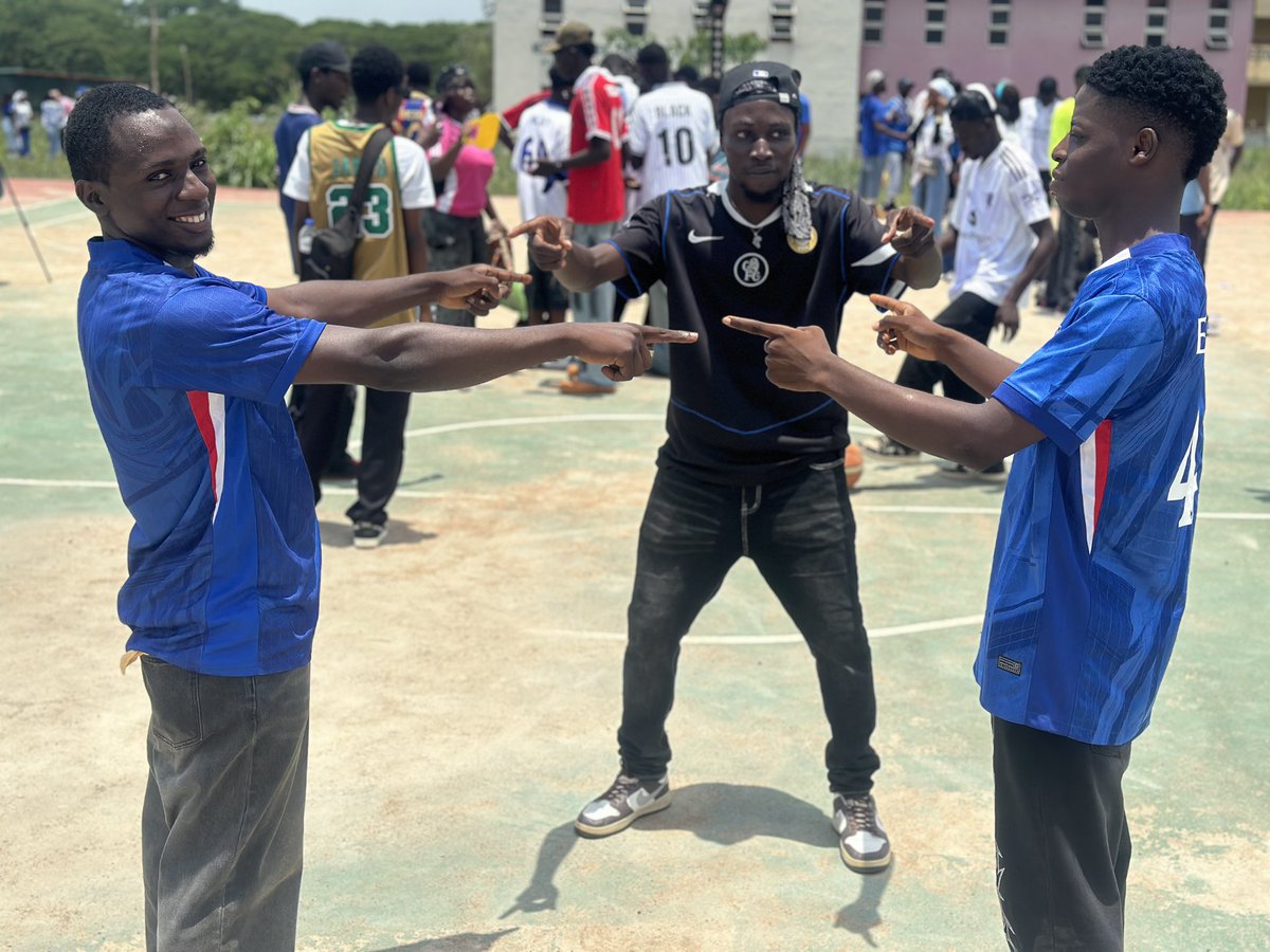 vanillaskyOG's tweet image. FYB Day 3: JERSEY DAY.
It was fun to link up with my fellow Eorld Champions! 🏆💙🖤
#COYB #chelsea #blues 
Rocking the badge with pride! 💙
#FUNAABFYB26 #lastdaysinuni