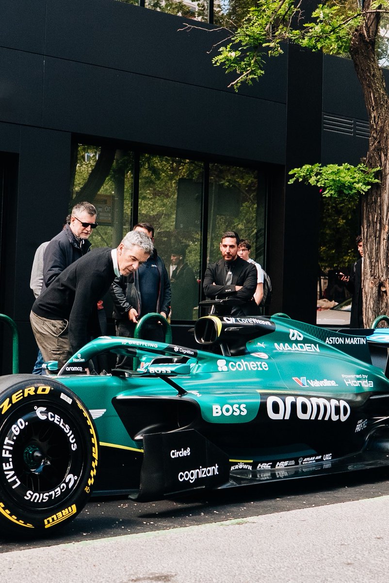 AstonMartinF1's tweet photo. We are back at @F1Arcade_es with @PedrodelaRosa1 and our replica f1 car. Come and see us from 18:30 CEST tonight.

📍Paseo de la Castellana, 103 Madrid https://t.co/EbzEe48qZJ