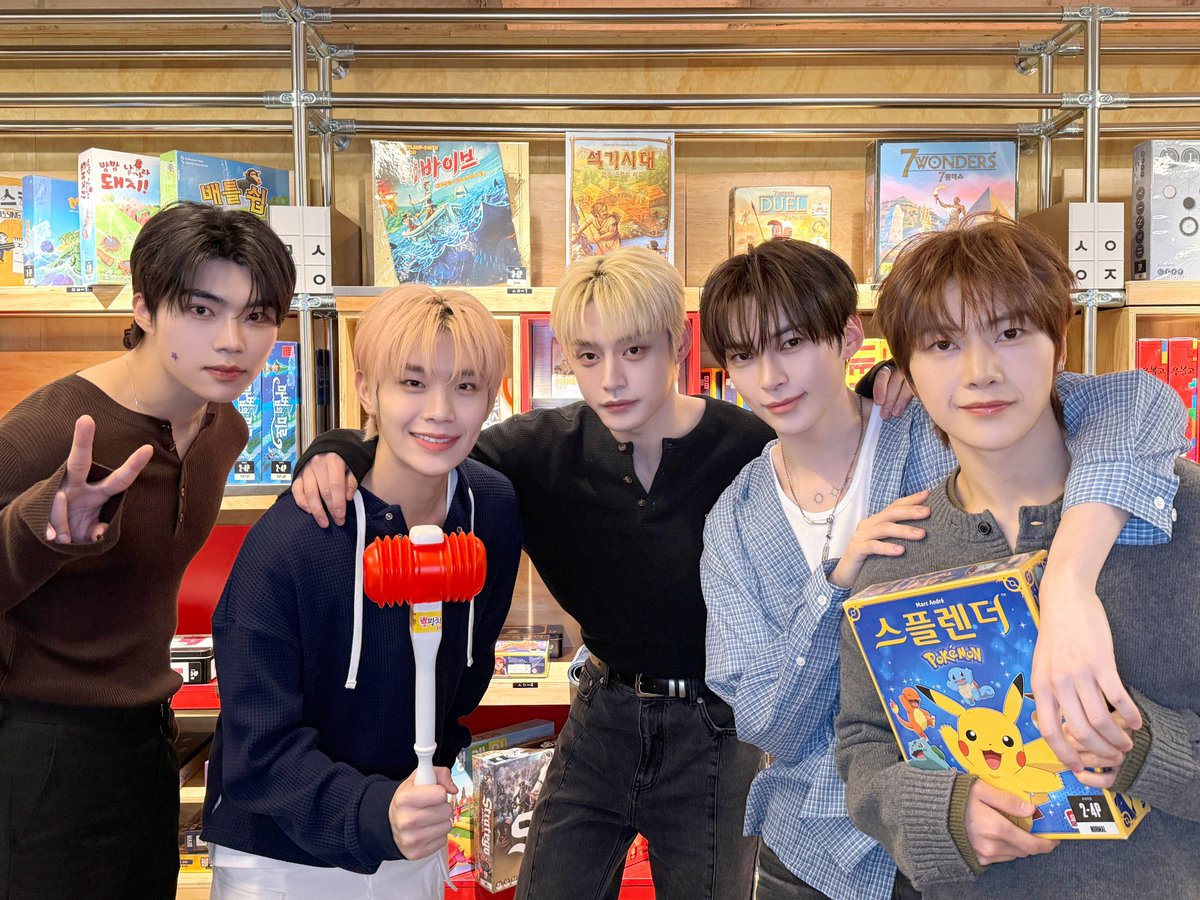 rae ૮ ․ ․ ྀིა tweet media