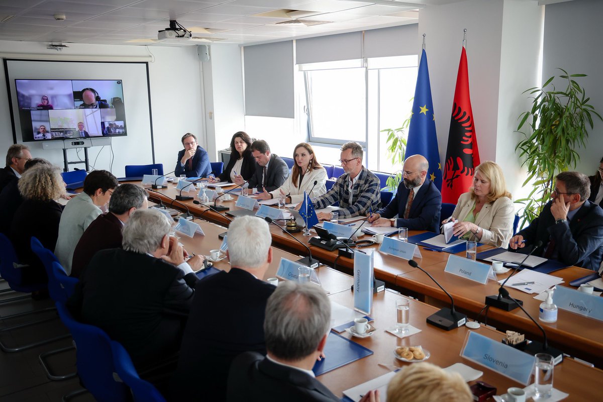 Silvio Gonzato tweet media