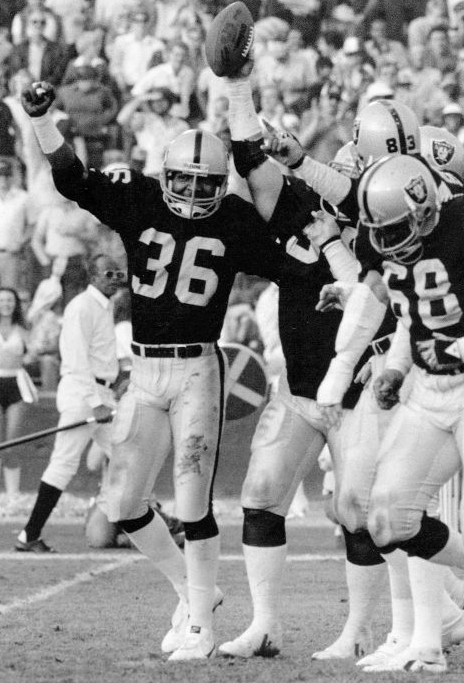 NFLMAVERICK's tweet image. A birthday memoriam for Raiders S Mike Davis, April 15, 1956 - April 25, 2021.       

Super Bowl XV &amp;amp; Super Bowl XVIII Champion        

1980 Divisional Round playoff Red Right 88 legend.
