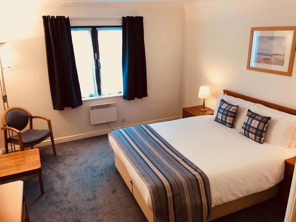 WeAcceptPets's tweet image. 🏨✨ Stoneleigh Park Lodge Hotel – Comfort for Every Stay ✨🏨

Stoneleigh Park Lodge Hotel is a 57-bedroom hotel offering a variety of room types to suit every guest’s needs.🛏️

Accepts 🐶🐈
weacceptpets.co.uk/Warwickshire/9…

#StoneleighParkLodge #HotelStay #Accommodation #BuffetBreakfast