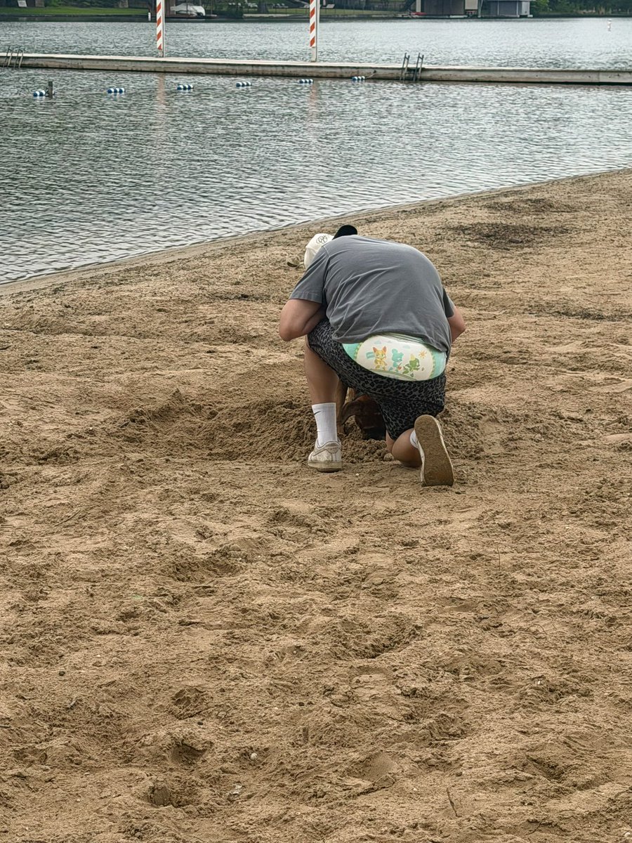 The TX Bedwetter tweet media