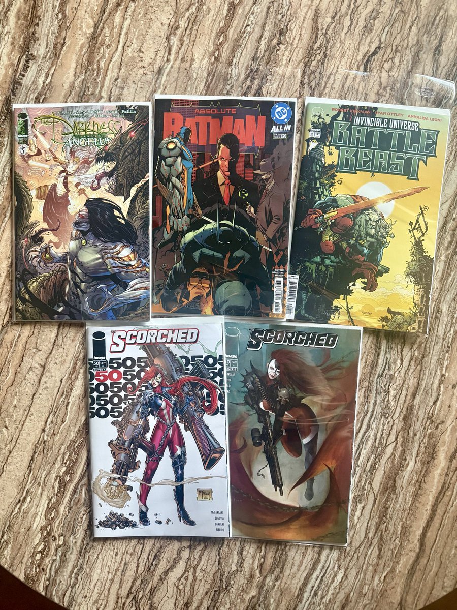 BigMetalBoss's tweet photo. This weeks comics! Only four on my list this week but they’re some of the best in the industry no doubt!
#newcomicbookday #ncbd #imagecomics #dccomics #readcomics #absolutebatman #battlebeast #shespawn https://t.co/FQRC0Hj0xG