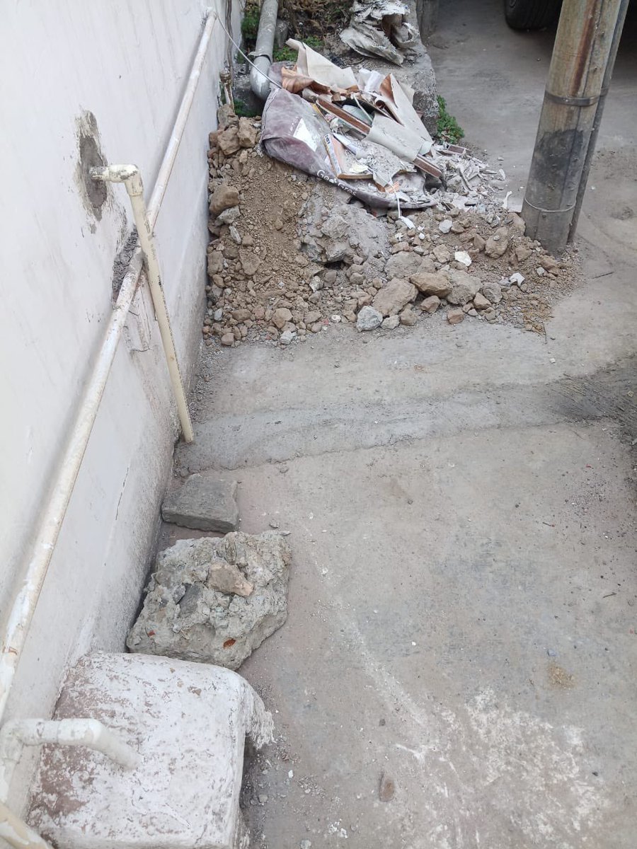 kbzdc's tweet image. To ensure cleaner surroundings and obstruction-free roads, Karolbagh Zone MCD teams were on duty today for malba removal.

🏗️ Total malba lifted: 46 MT on 15th April 2026.

Continuous efforts towards a debris-free &amp;amp; clean Delhi.
#MCDDelhi #CleanDelhi #PollutionControl