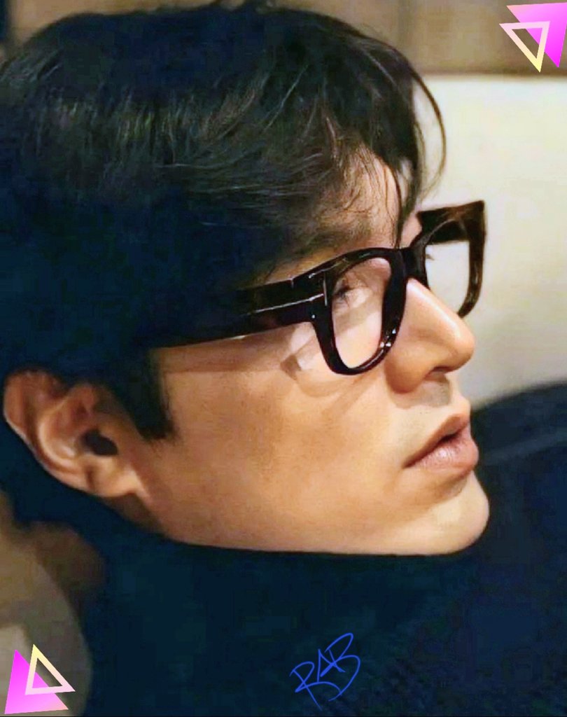 Minho Honey, journeys aren't meant to be perfect. I know U have challenges, setbacks &amp; moments of doubt, but U remain focused, &amp; U turn them into LESSONS to grow stronger &amp; inspire us.
My admiration for U = 💯
I'm always w U💙
Goodnite-Sweet Dream my Love😘
사랑해요❤️🌹
#LeeMinHo