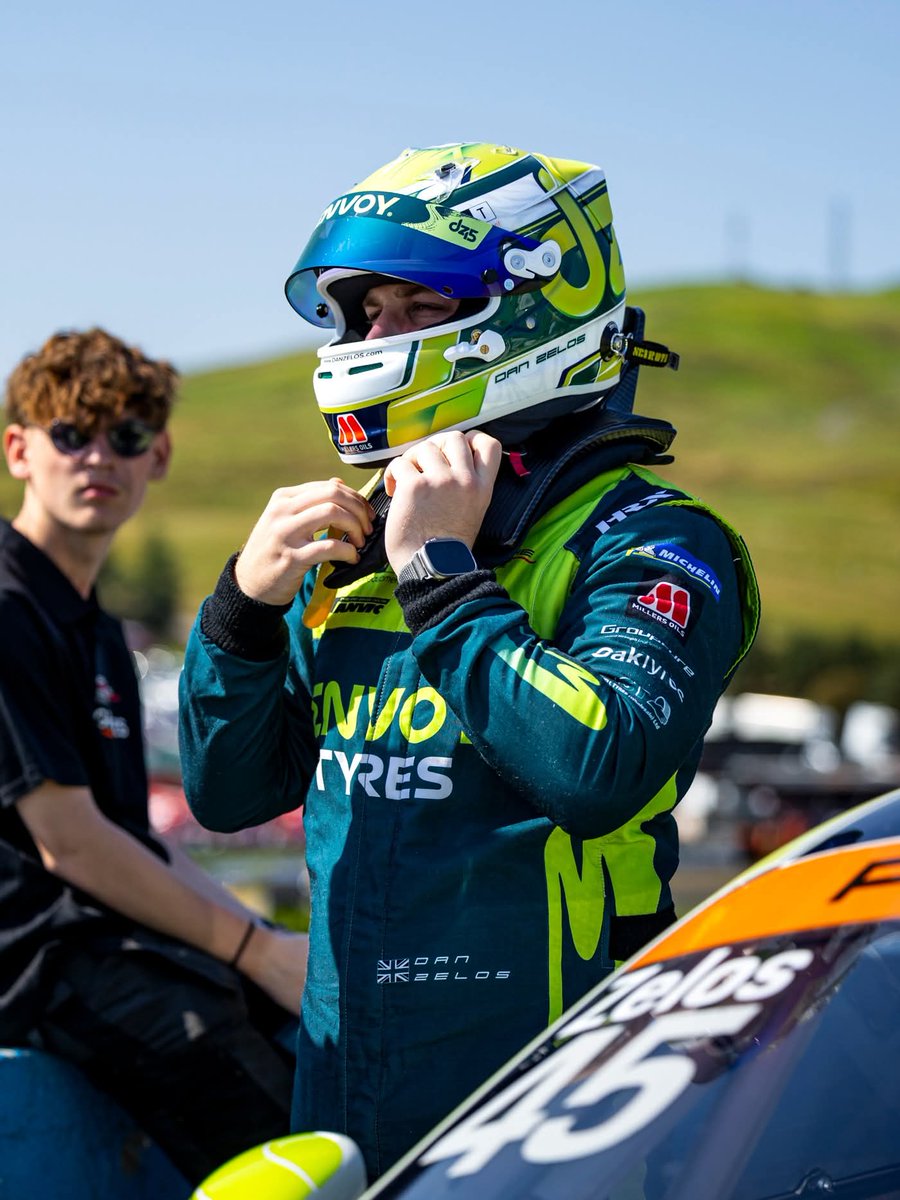 TheHardCompound's tweet image. *BREAKING*

Great news earlier as 3-time @MINIChallengeUK champion @DanZelosRacing confirms his return to the @BTCC support package in the @PorscheRaces Sprint Challenge GB with Graves Motorsport after securing late partnerships.

Best of luck Dan 🇬🇧

#breaking #porsche #newcar