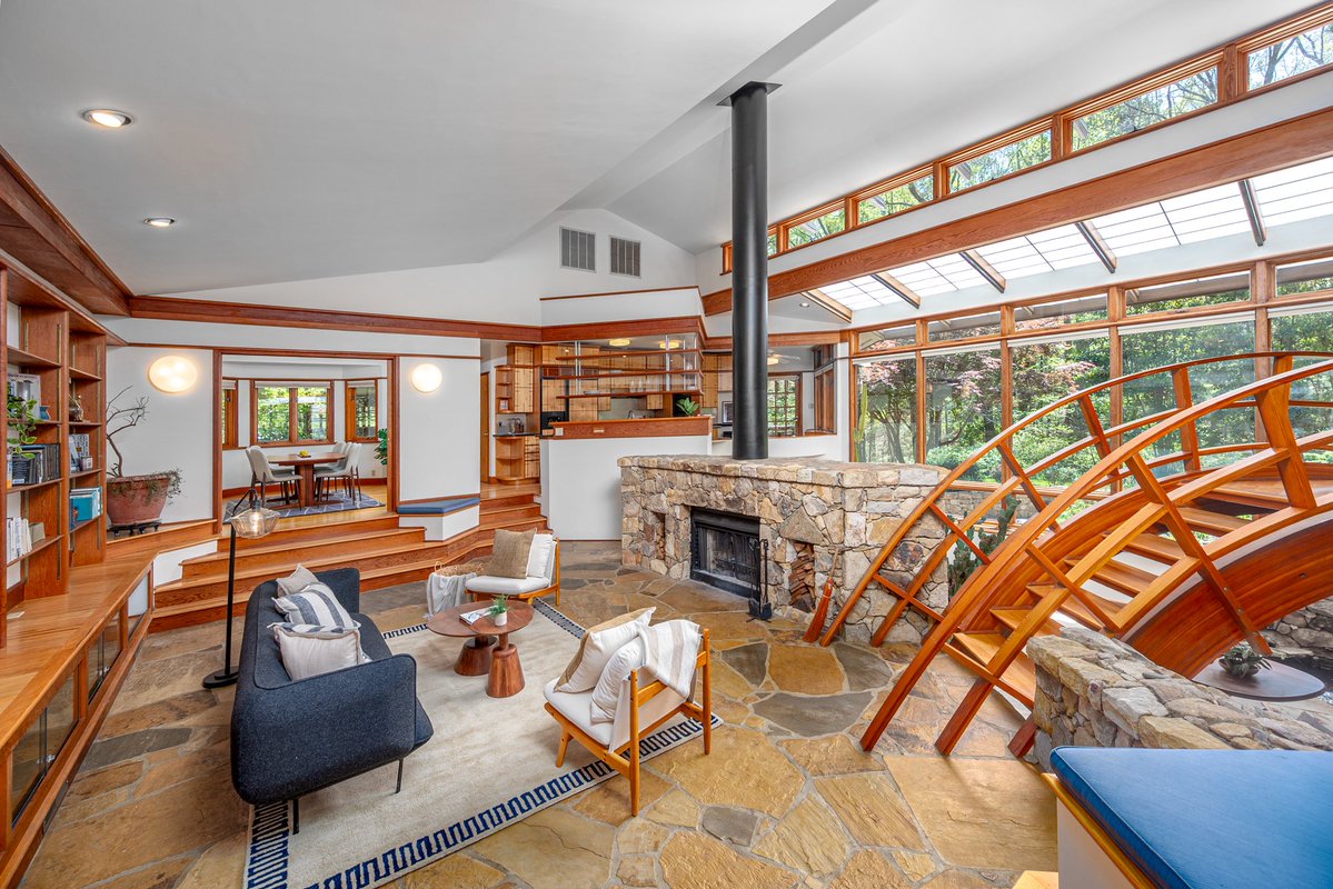 zillowgonewild's tweet image. We have never said this before but here’s a near perfect MCM in Chapel Hill (is chappel hill the MCM capital of the world???) that is FLW inspired (obviously) and has a bridge inside and more. CLFO $1,340,000