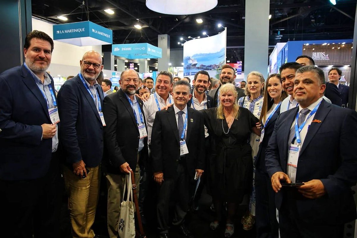 bernardocuetomx's tweet photo. Finalizamos nuestra participación en Seatrade Cruise Global con una reunión con Michelle Paige, de la Florida-Caribbean Cruise Association (FCCA).

Intercambiamos puntos de vista sobre la industria de cruceros y su relevancia para nuestros destinos. https://t.co/sQsMKeOw8f