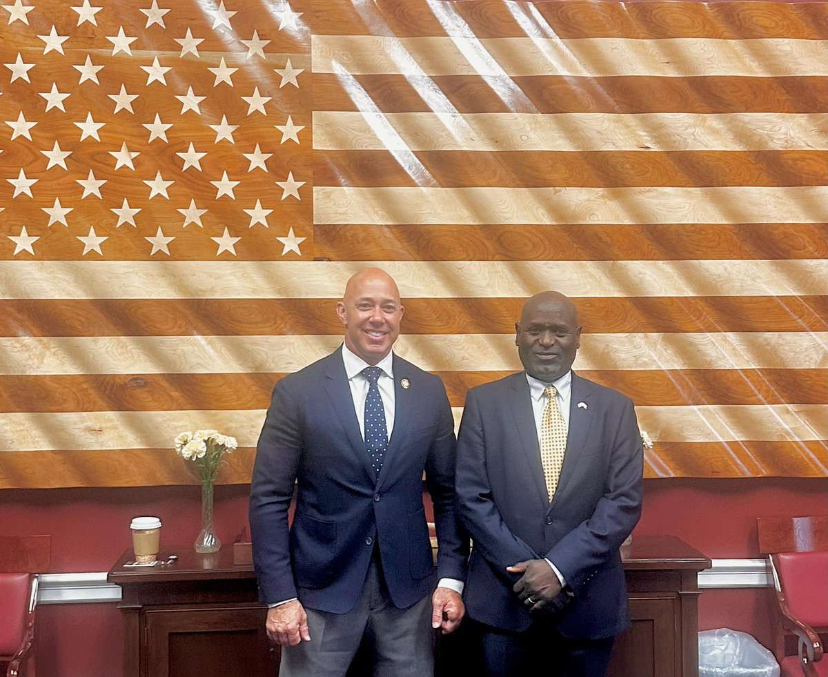 BoscoBarege1's tweet image. #Today  Wednesday,April 15th 2026 at the Capitol Hill @HouseForeign and @RepBrianMast ,productive conversation with Chairman @RepBrianMast and @HouseForeign on expanding cooperation between #Burundi and the United States under President Trump’s trade-not-aid framework for mutual