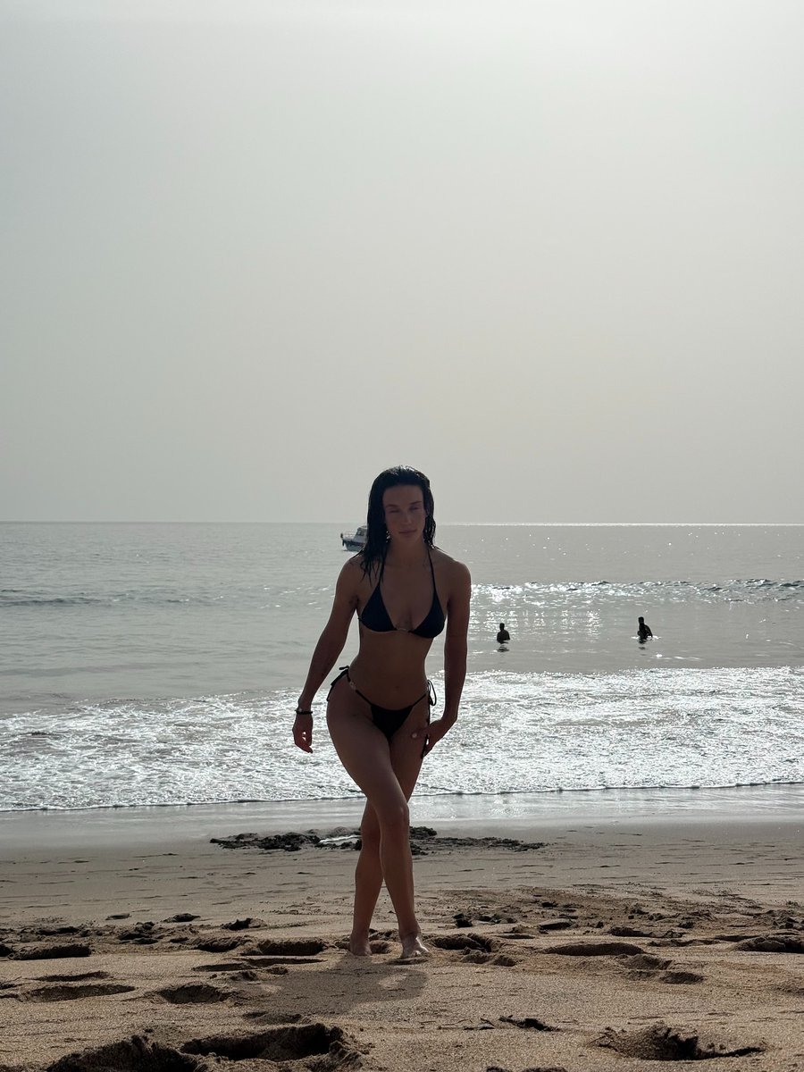 María Pedraza  tweet media