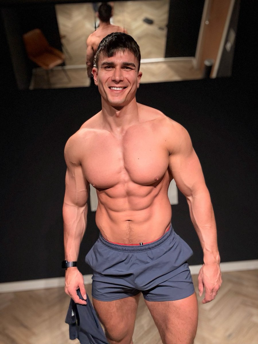 MrDeepVoice tweet media