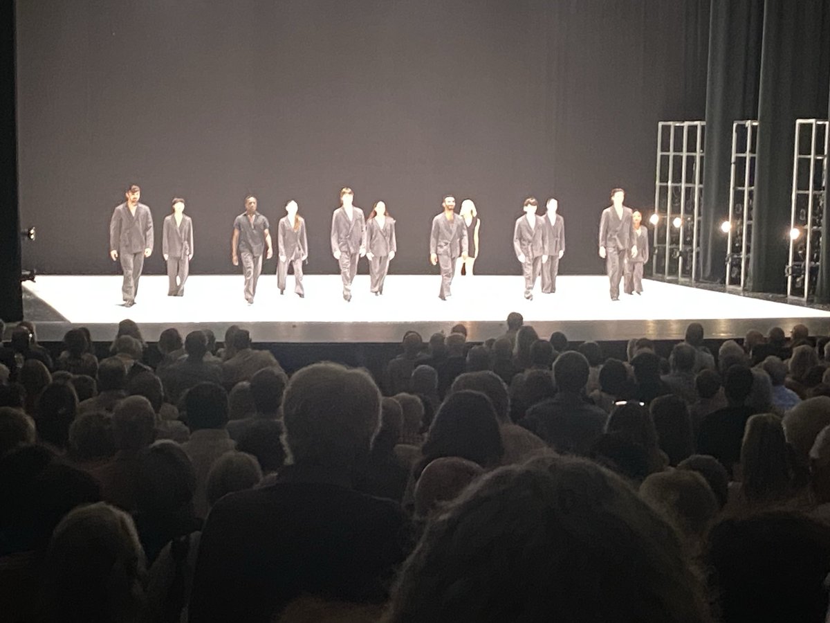 CanadianHOM's tweet photo. Absolutely mesmerizing performance by ⁦@BJMDANSE⁩ to the music of ⁦Leonard Cohen⁩ before a full house ⁦@KravisCenter⁩. A truly engaging and profound experience inspired by the work of this great Canadian icon. https://t.co/I9yUpeNGOb