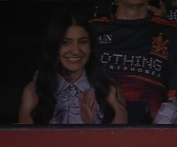 suchhh a cutee fit nushhhkaa