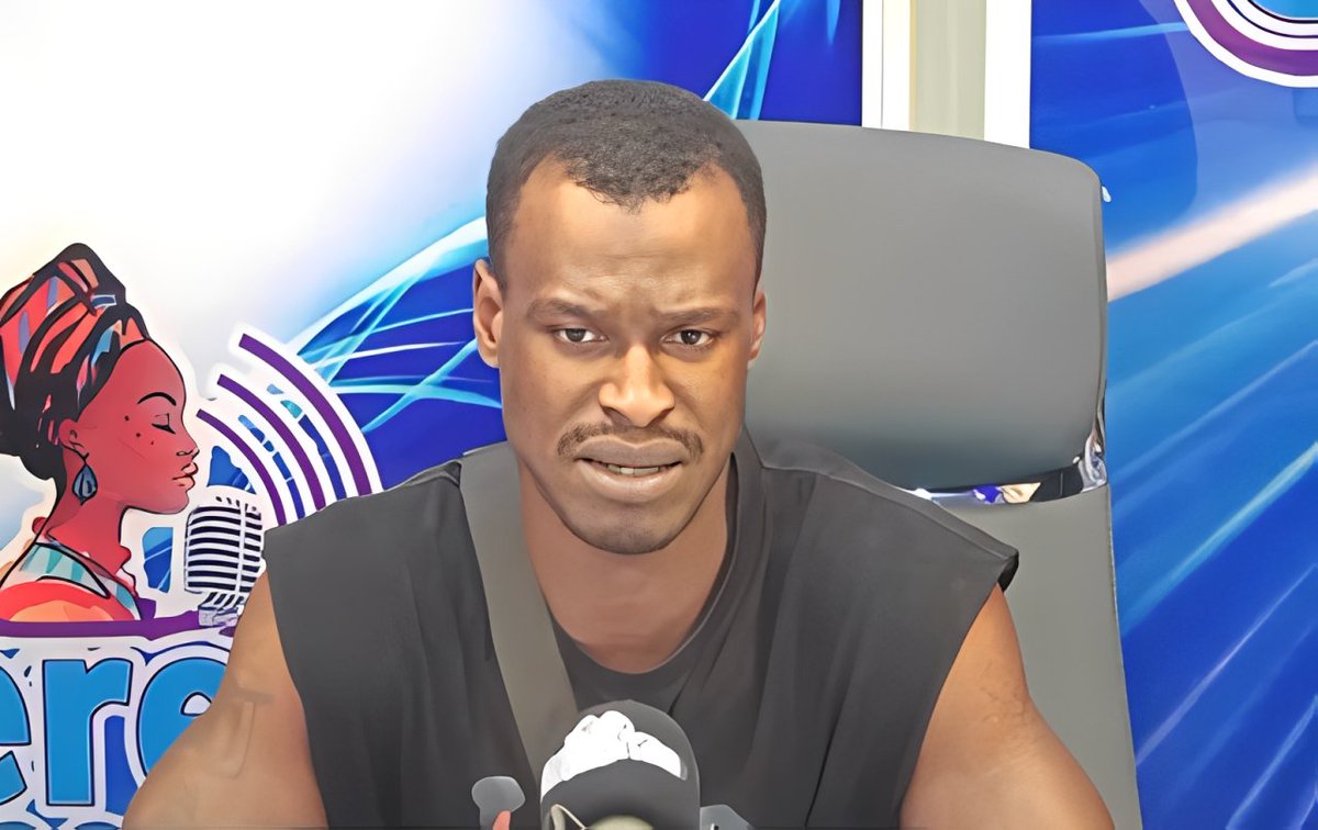 yencomgh's tweet image. "Proper showdown paaaa!"

Oyerepa FM radio presenter Auntie Naa and her crew showed up in full force at the eight-bedroom residence of ex-Black Stars player Edwin Gyimah to evict his family amid an ongoing property dispute. The video of the intriguing encounter is below. 

Photos