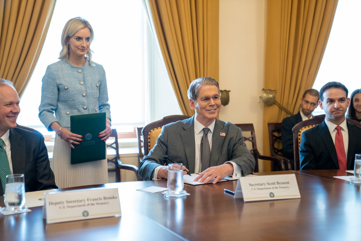 SecScottBessent's tweet image. Yesterday, I met with Saudi Minister of Finance @MAAljadaan to discuss ongoing economic cooperation between the United States and Saudi Arabia, and to sign a Tax Information Exchange Agreement between our nations.

I also underscored the importance and strength of the U.S.-Saudi
