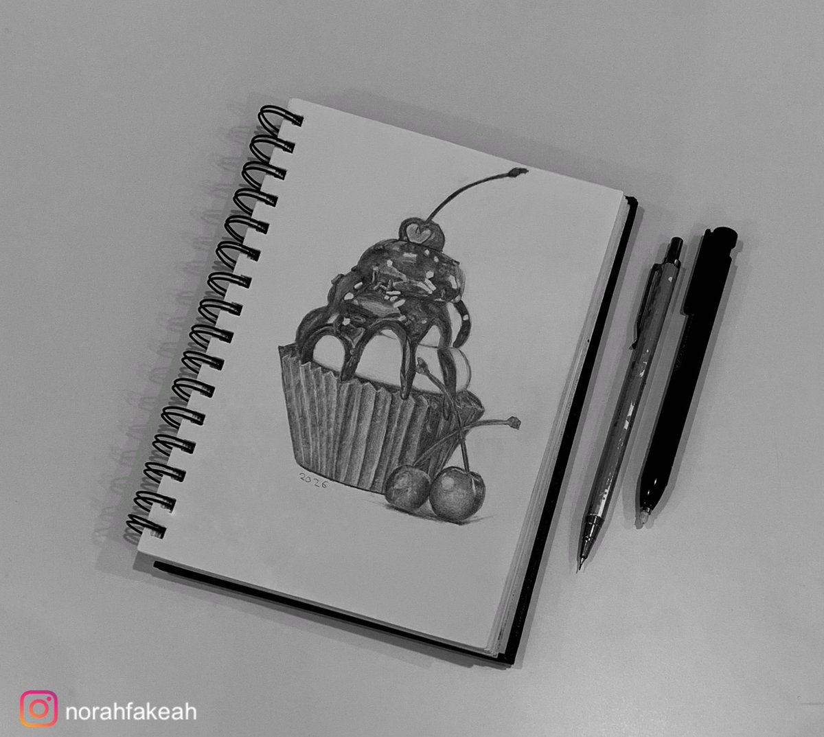 NorahFakeah's tweet photo. Cupcake 🧁 https://t.co/vLhTbN4l6K