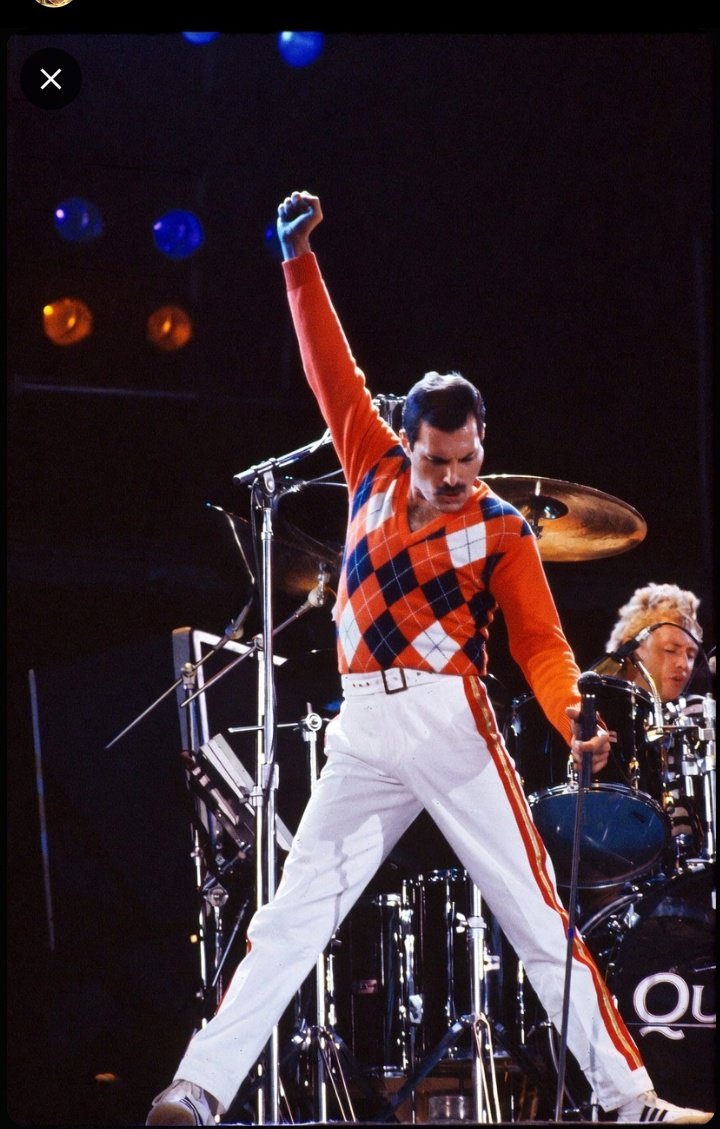 HolidaysIntheSun tweet media