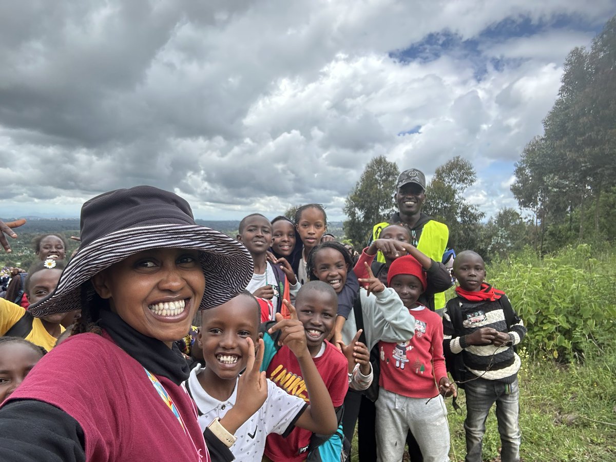 Loah_Org's tweet image. Day 6 of Camp

We hiked Maitei Hill🥾🥾🥾

Fun Fact ~ Our very first hike🤗🙌🏽🙌🏽

#hiking 
#kidscamp 
#buildingresilience 
#outdoorlearning 
#explorenature