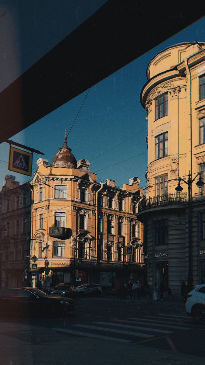 Бледный шурави tweet media