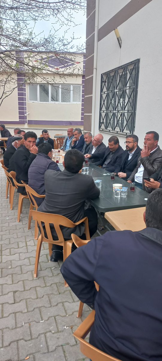 mehmetyilmazmy_'s tweet photo. Önceki Dönem Yayıktaş Mahalle Muhtarı Sn.Menderes   Yaşar’ın Abisi Cumali Yaşar’ın Vefatından Dolayı 
Taziyesine Katılarak, Başsağlığı Diledik.

Merhumun Mekanı Cennet Olsun.🤲 https://t.co/4kiiulSkoZ