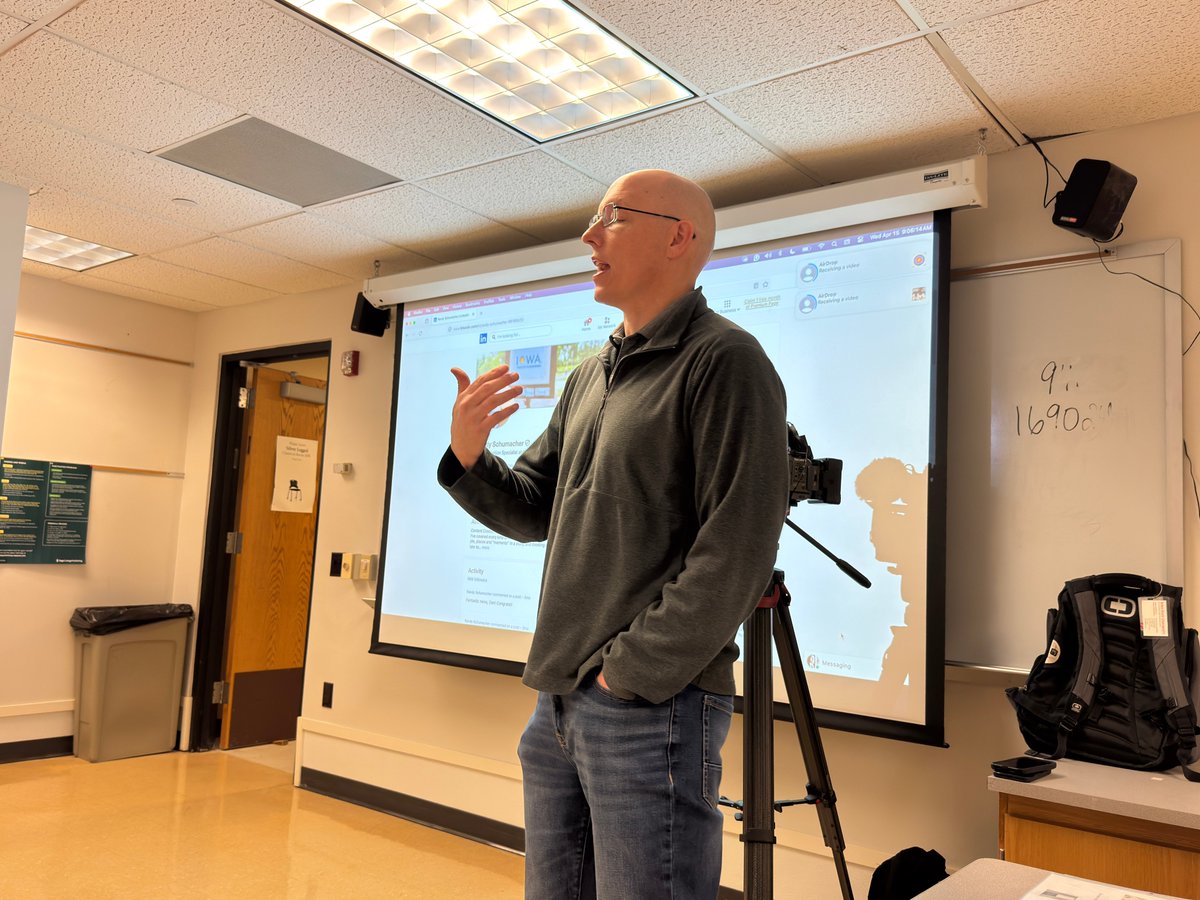 mcnabmedia's tweet photo. No matter how good you are, Randy Schumacher is better. Honored to have my friend and colleague share his insights into people-driven storytelling with my @ISU_GSJC Writing for Electronic Media class https://t.co/TCz2Bknsfe