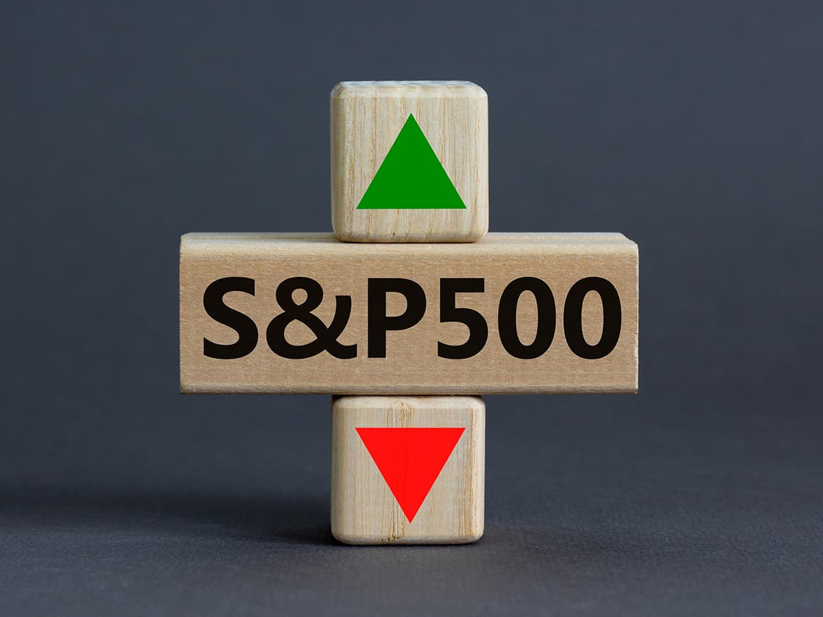 CoinFlowX's tweet photo. JUST IN: S&amp;P 500 reclaims 7,000 https://t.co/H6Tfs20hcu