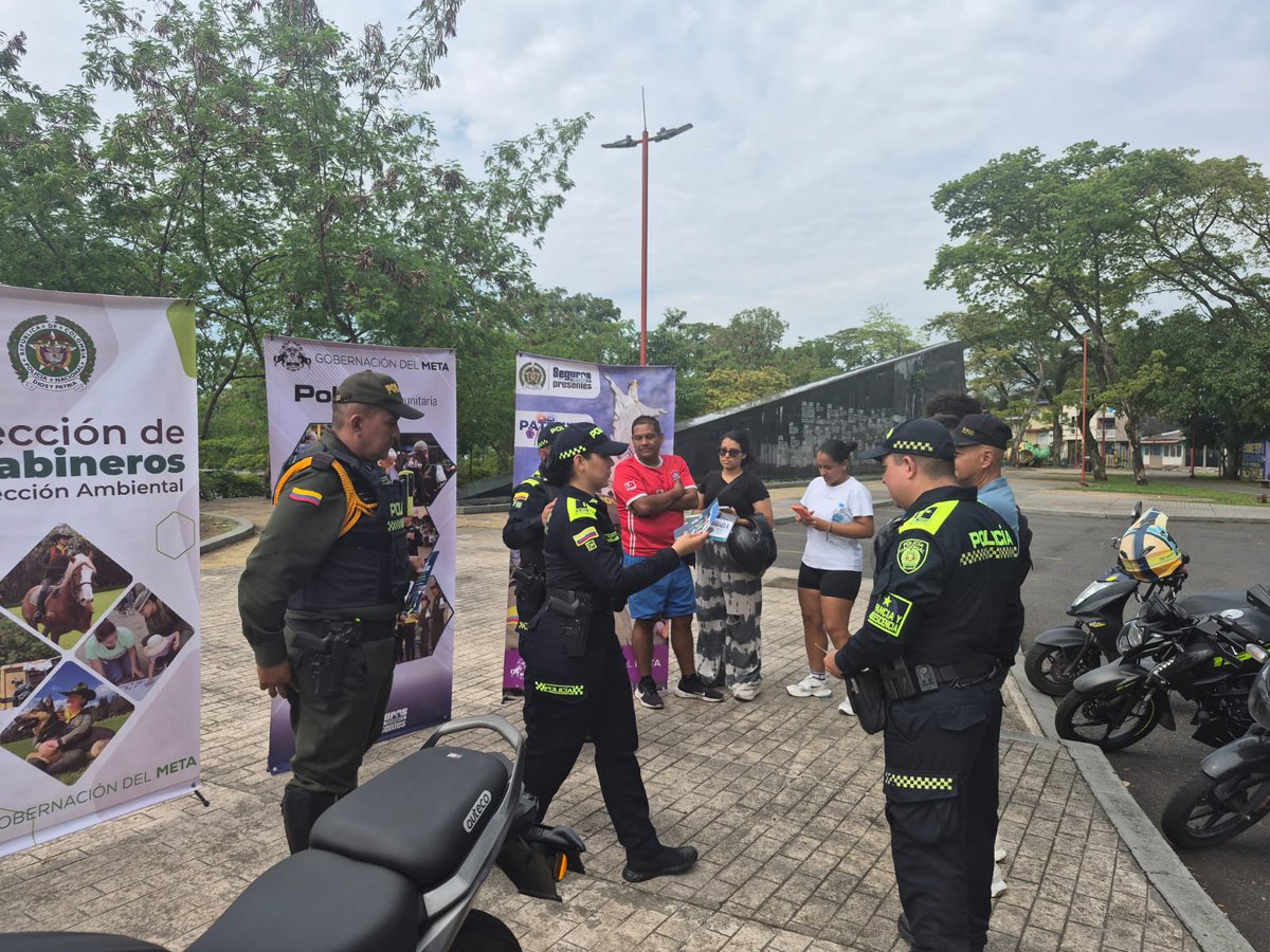 ProteccionPonal's tweet photo. En el marco del programa “Abre tus Ojos”, realizamos actividades enfocadas en violencia de género, abuso infantil y prevención del reclutamiento 🚫

Brindamos orientación y socializamos líneas de atención en #Villavicencio👮🫡.

#JuntosPorLaNiñez https://t.co/EbBMmh8GbW