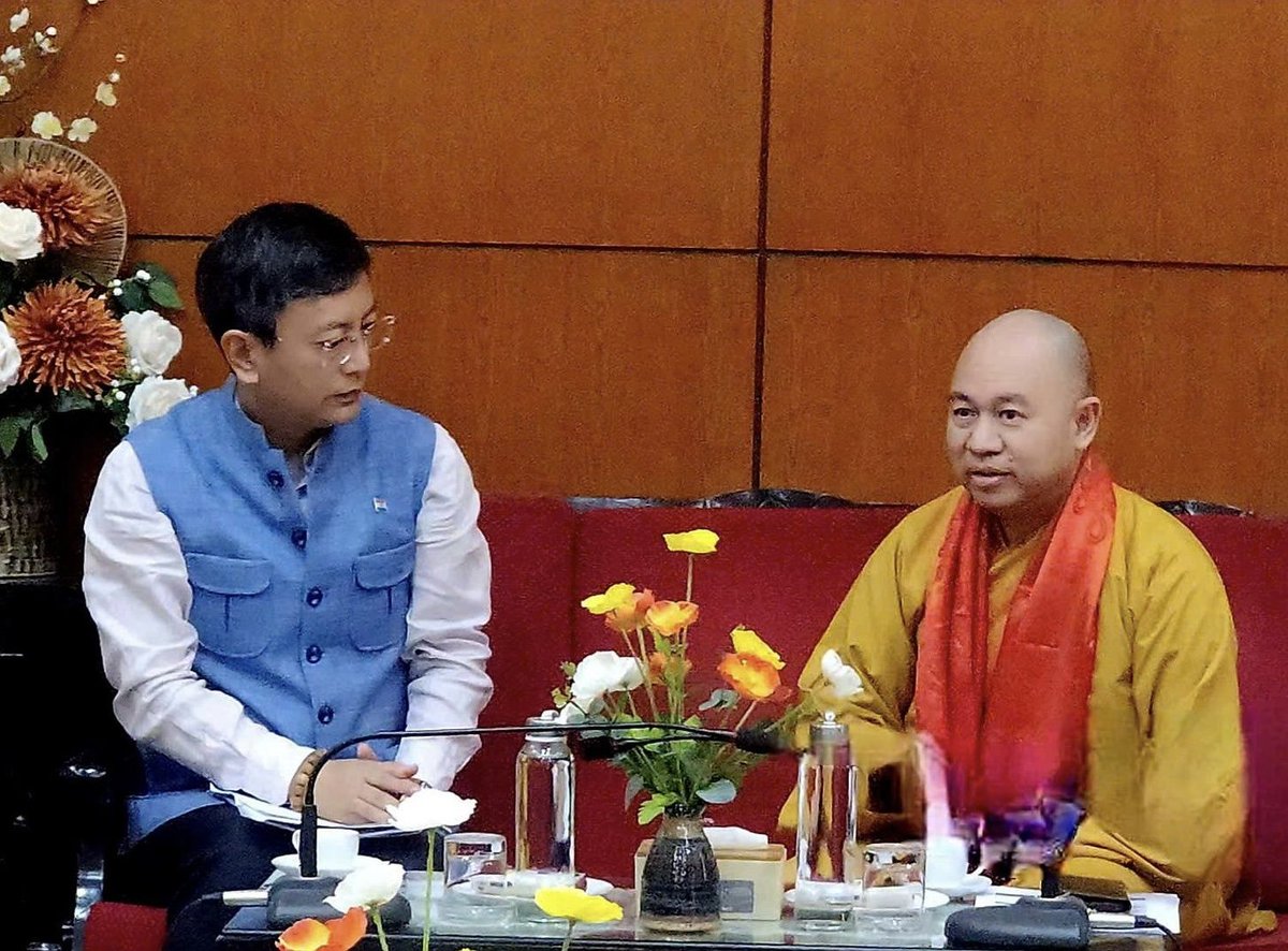 AmbHanoi's tweet photo. Hôm nay Đại sứ Tshering W. Sherpa đã có cuộc gặp với Hòa thượng Thích Đức Thiện, Phó Chủ tịch kiêm Tổng Thư ký Giáo hội Phật giáo Việt Nam tại chùa Quan Sư, Hà Nội.

Những giá trị chung và di sản văn hóa của chúng ta được chia sẻ thông qua cầu nối tâm linh và văn hóa của Phật giáo.

Cam kết tiếp tục củng cố mối quan hệ đặc biệt này.
🇮🇳 🤝 🇻🇳

~~~

Ambassador Tshering W. Sherpa called on Most Venerable Thich Duc Thien, Vice President and Secretary General of Viet Nam Buddhist Sangha at the Quan Su Pagoda in Hanoi, today. 

Our common values and cultural heritage is shared through the spiritual and cultural bridge of Buddhism. 

Committed to further strengthening this special bond.
🇮🇳 🤝 🇻🇳