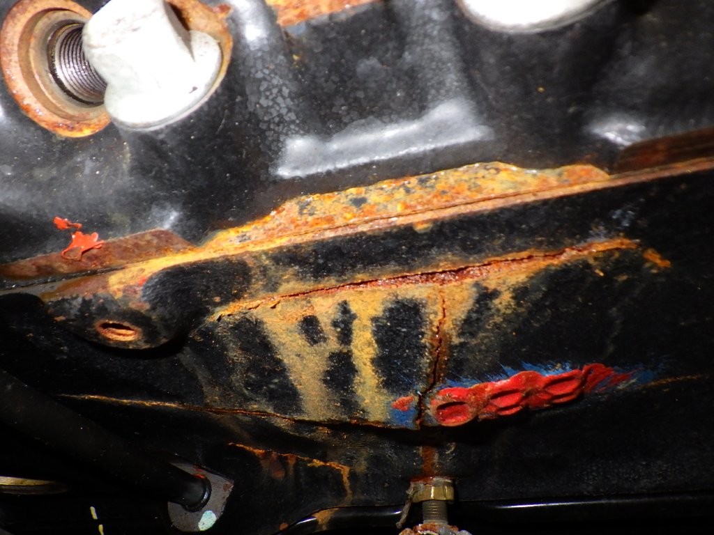 DavisCoLtd's tweet image. Typical marine failure: Cracked block ⚠️

Small signs can mean big problems.

#MarineSurvey #EngineFailure #BoatInspection #DavisCoLTD