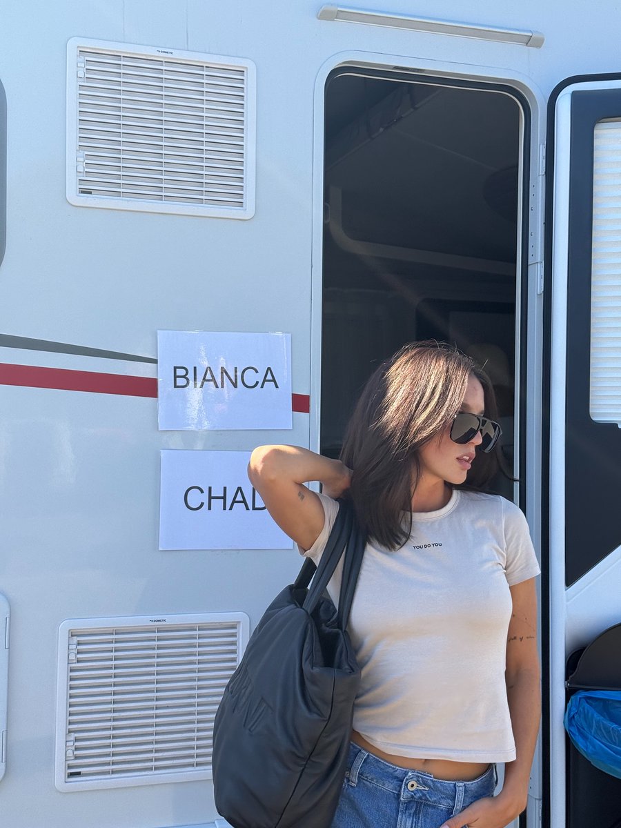 María Pedraza  tweet media