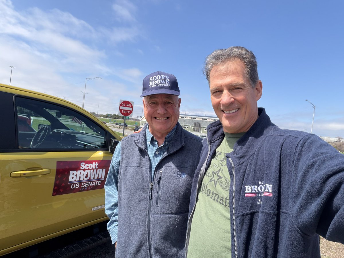 SenScottBrown's tweet photo. Ran into a friend and supporter, former state trooper and running buddy Paul Powell at the Roundabout Diner.   He was representing. I asked him where he got the hat, I don’t even have one? He said go to https://t.co/jX8YlJgUcI and get one.  🇺🇸 #NHpolitics https://t.co/YI8LHJyXZT