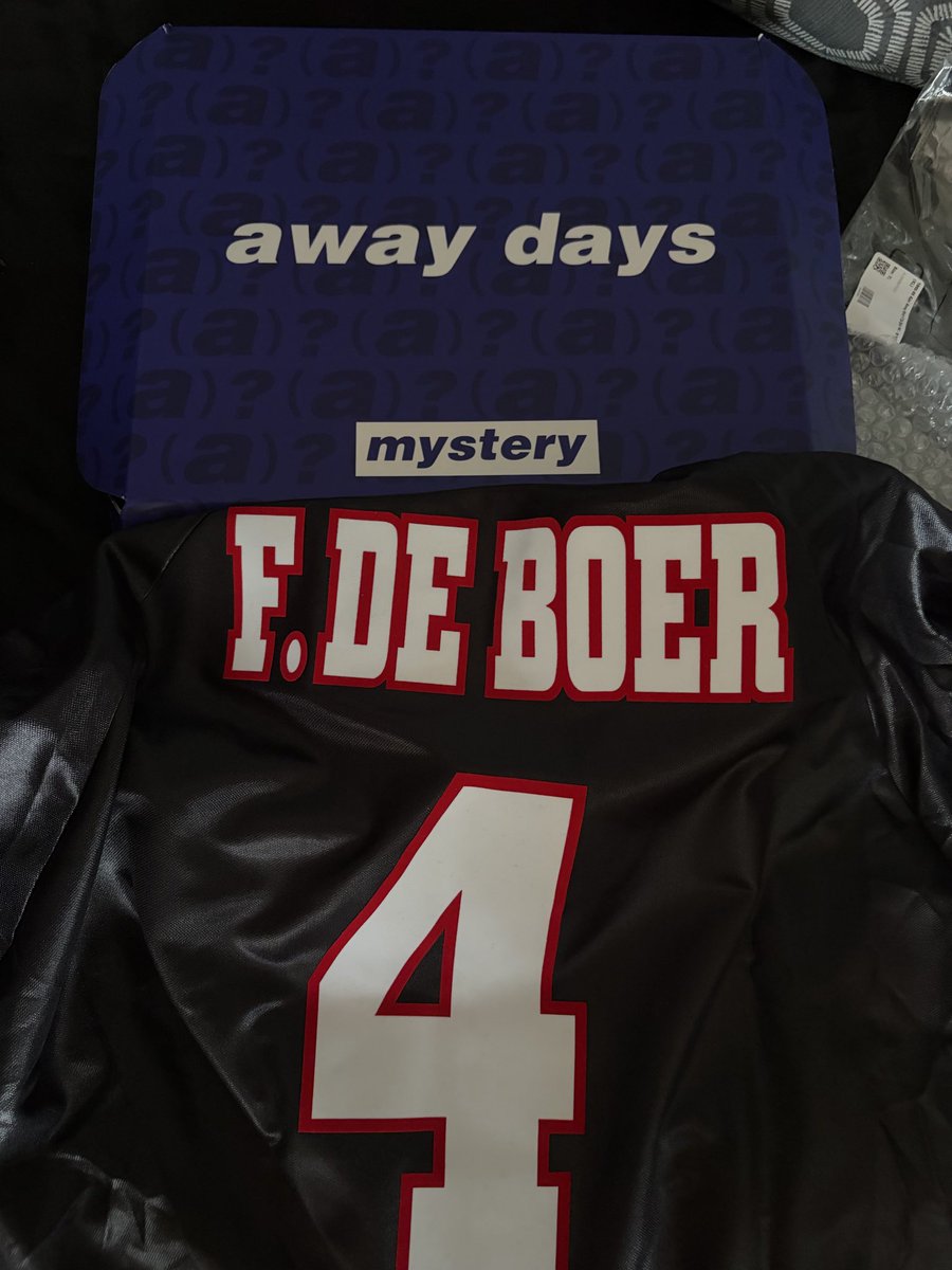 GeorgeFootballShirts tweet media