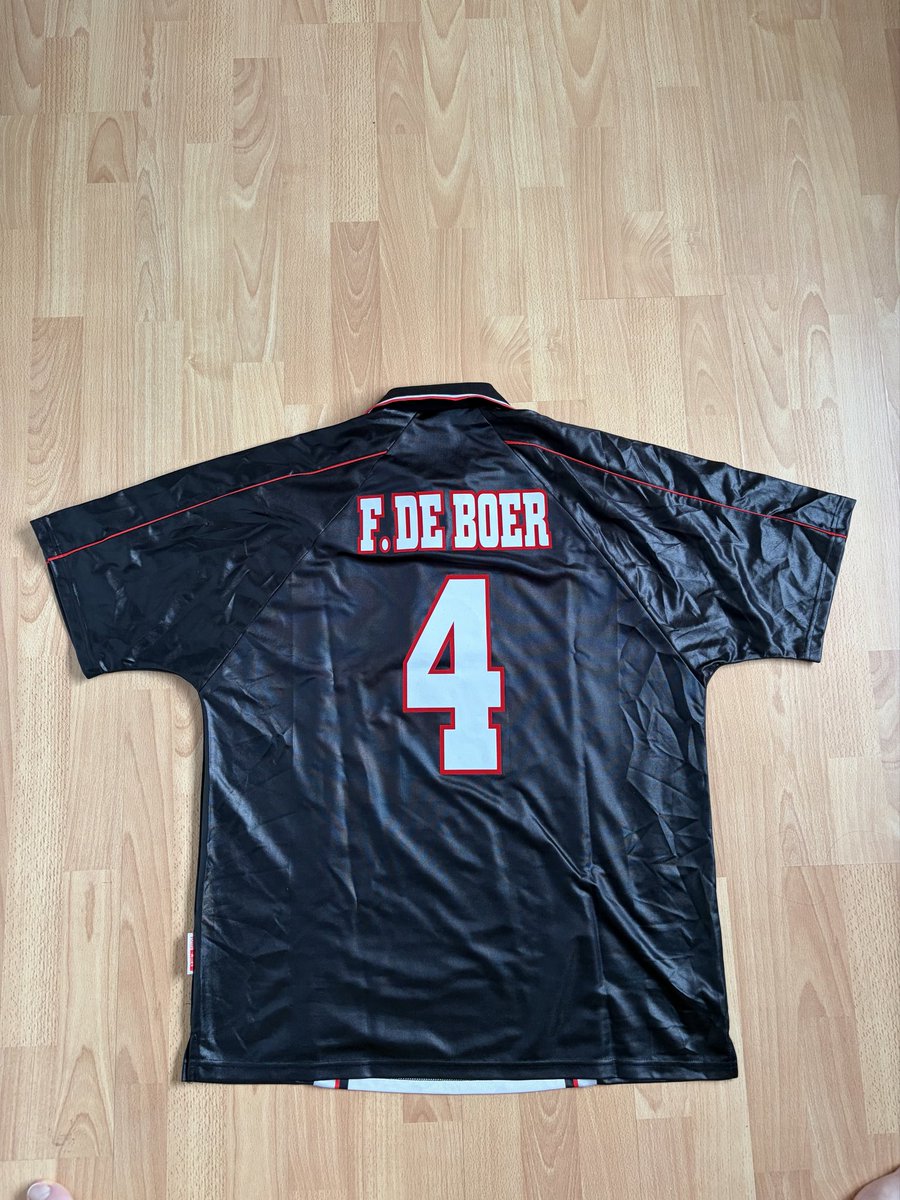 GeorgeFootballShirts tweet media