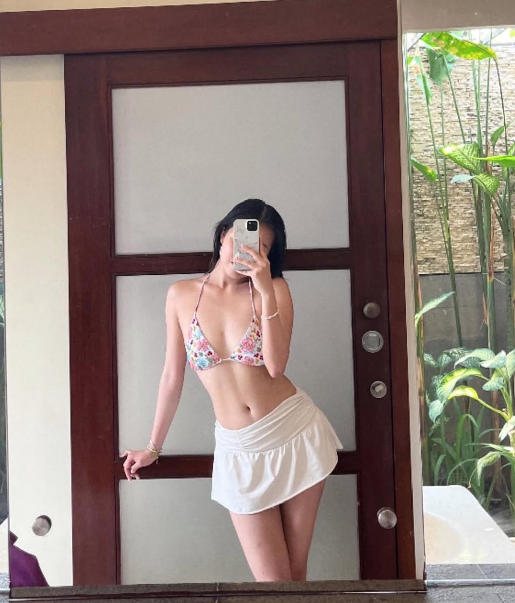 sg midriffs tweet media