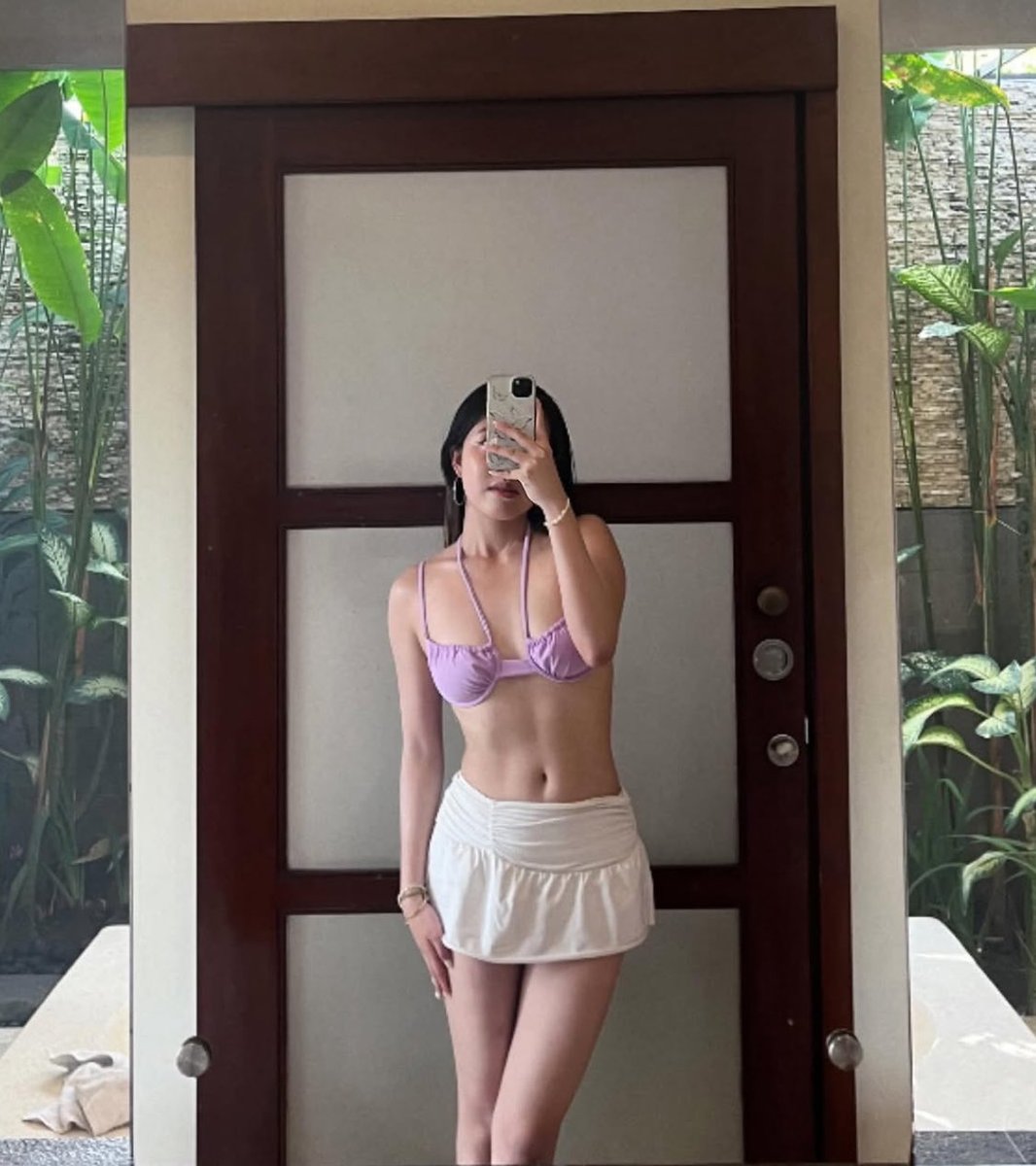 sg midriffs tweet media