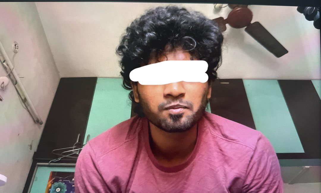 alphadesi69's tweet photo. Telugu guy sexy balls https://t.co/1lbwnvCyCV