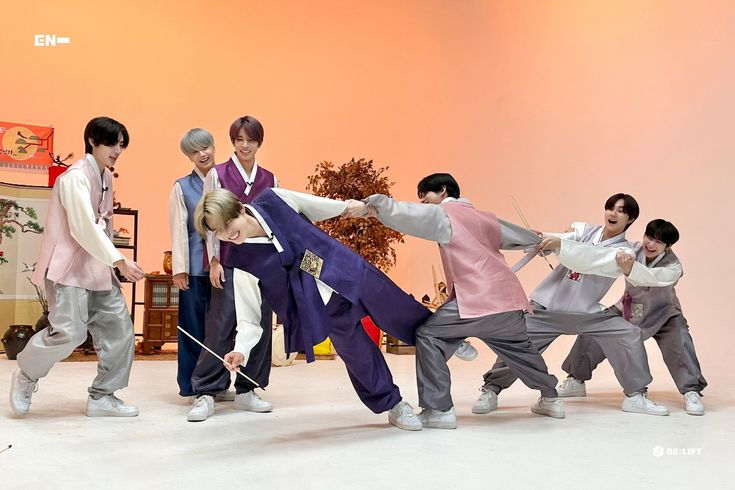 DIVA_OT7 ( on limit, will fb slowly fs) tweet media