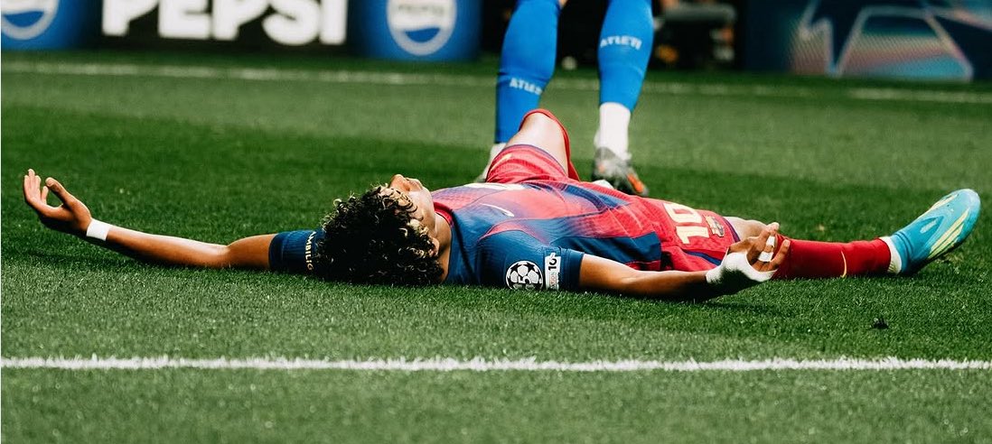 ibrahimyuhyi's tweet photo. Heureusement il n’a que 18 ans… Un jeune ouragan qui laisse des cratères là où les autres font des traces.💙❤️ https://t.co/TNnfnsPKpj