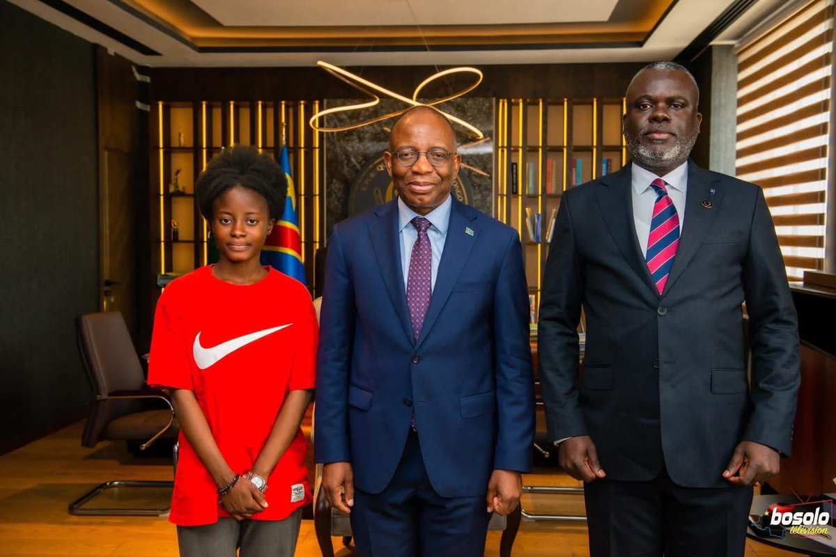 KimKimuntu's tweet image. Affaire Kerene Kapinga : Israël Mutombo reçu par le ministre de la #Justice

Après son interpellation publique, Israël Mutombo a été reçu ce 15 avril par le ministre de la Justice, Guillaume Ngefa.

Au centre des échanges : le dossier de Madame Godet, détenue à la Prison centrale