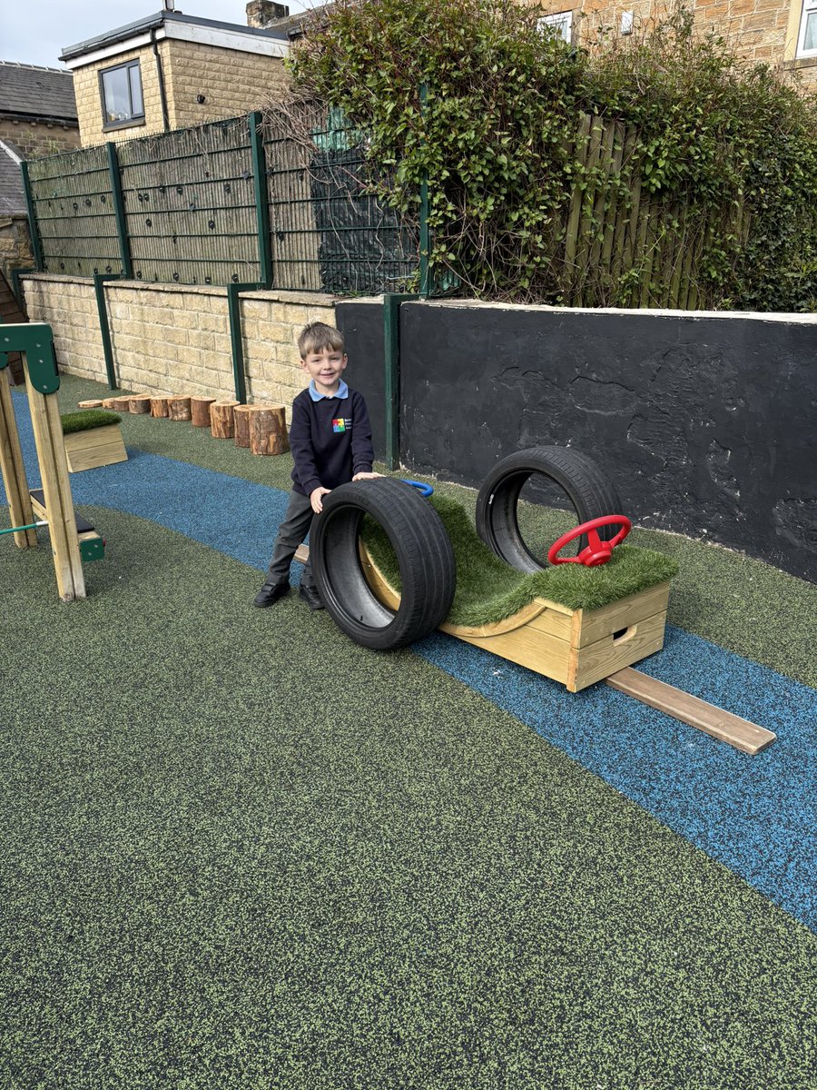 BirstallAcad13's tweet image. Our Reception pupils are loving the new term in their fantastic new playground! 🌟 From creative role play to building big ideas together, it’s been wonderful to see so much imaginative play and happy learning in action. 🛝✨ #EarlyYears #LearningThroughPlay