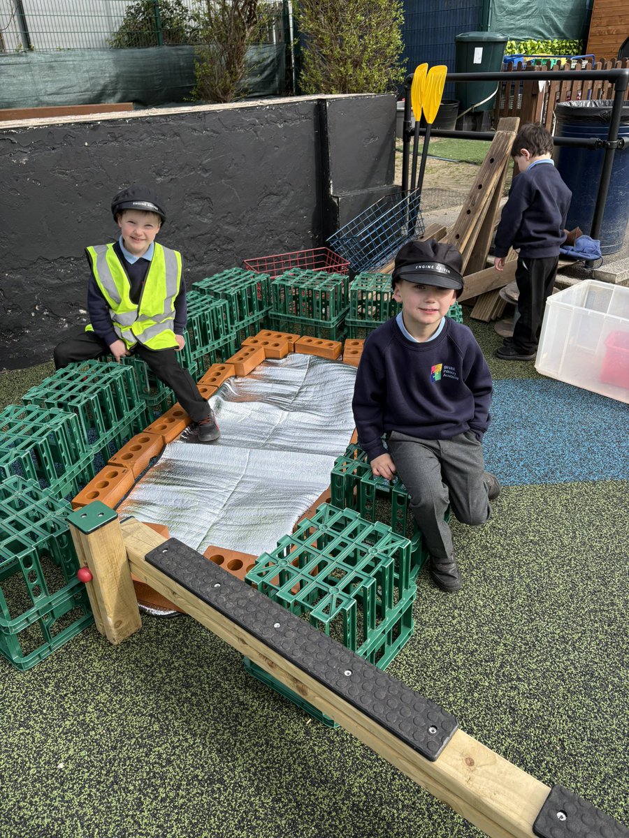 BirstallAcad13's tweet image. Our Reception pupils are loving the new term in their fantastic new playground! 🌟 From creative role play to building big ideas together, it’s been wonderful to see so much imaginative play and happy learning in action. 🛝✨ #EarlyYears #LearningThroughPlay