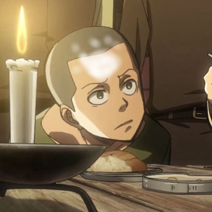 “ เอ๊ะ ”

โดนปะแป้งเข้ากลางหน้าผาก

นี่โดนทำโทษที่ซาช่าแอบเอาขนมปังไปกินแน่ ๆ !?! หัวหน้ารู้ได้ยังไงกันนะ นึกว่าจะเนียนแล้วซะอีก